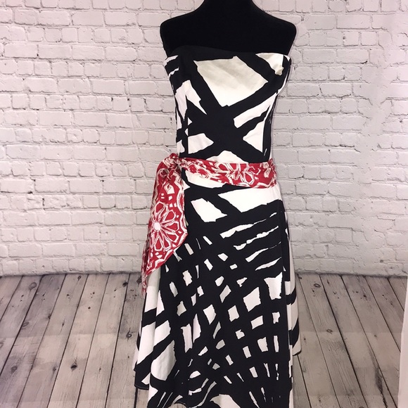 Vera Dresses & Skirts - NWT Vera halt dress